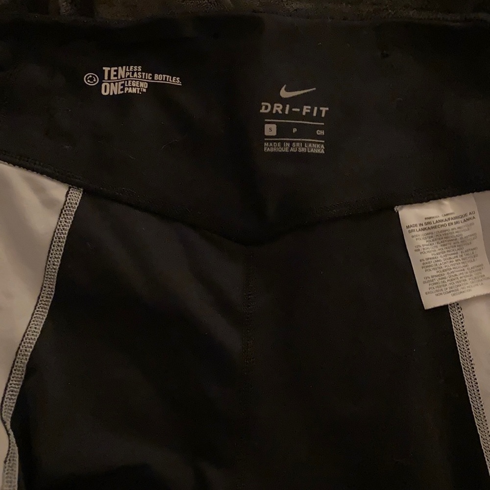 Small Nike Dri-Fit black/white/grey leggings